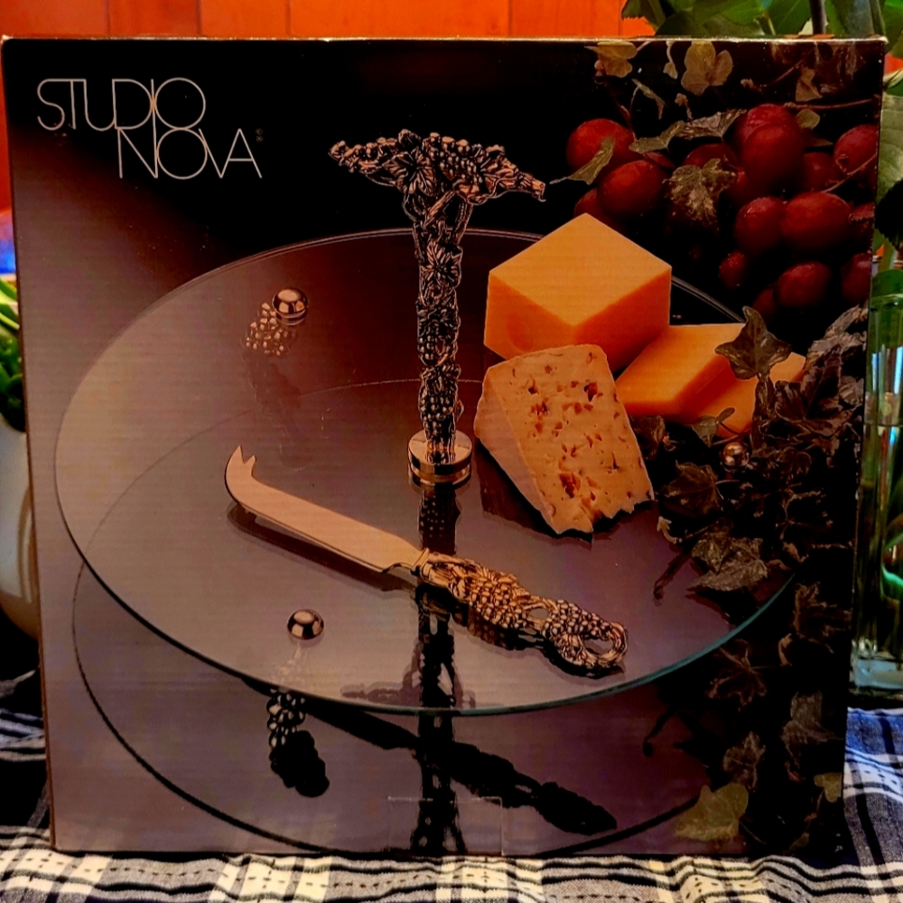 Studio Nova Glass Chesse plate with knife